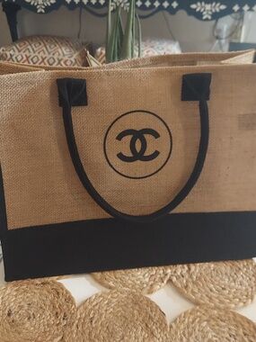 LAST ONE! GWP Skincare Beauty Rafia Tote